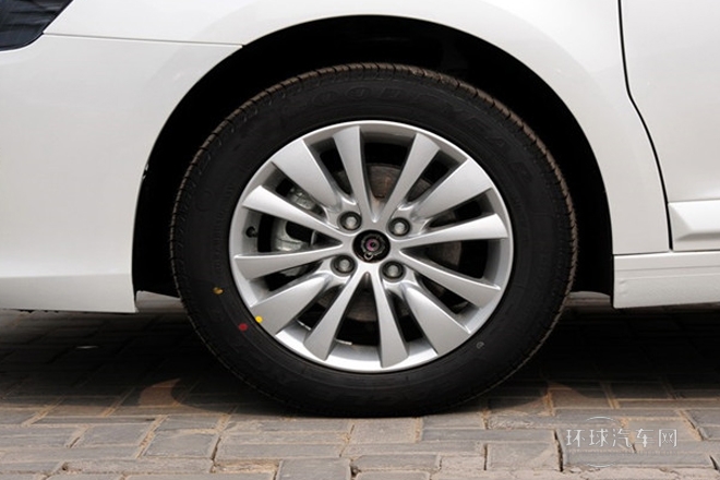 2013款 兩廂 1.6L 自動(dòng)樂(lè)尚型