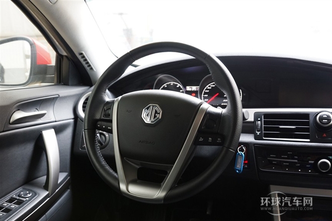 2013款 掀背 1.8T 自動(dòng)豪華版