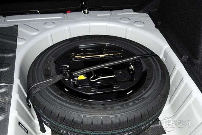 2013款 三廂 2.0L 自動(dòng)品悅型