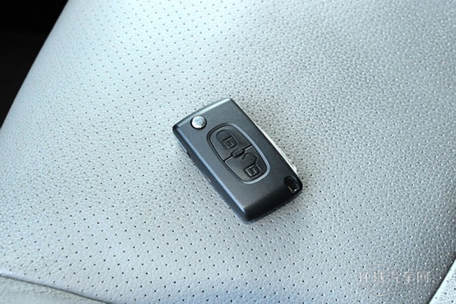 2013款 2.0L 四驅(qū)豪華版