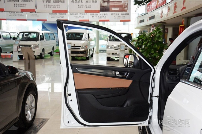 1.5T 手動(dòng)兩驅(qū)豪華型