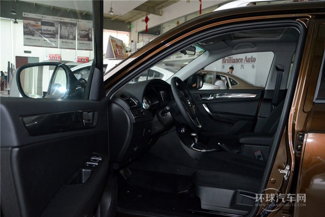 1.5T 手動(dòng)兩驅(qū)運(yùn)動(dòng)型