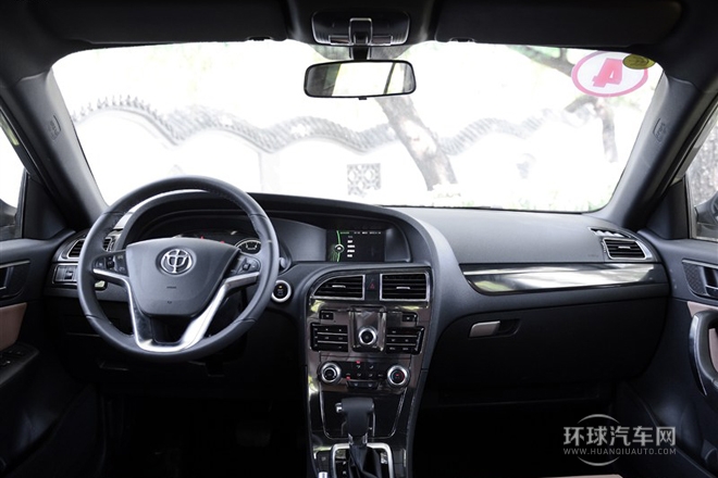 1.5T 自動(dòng)兩驅(qū)豪華型