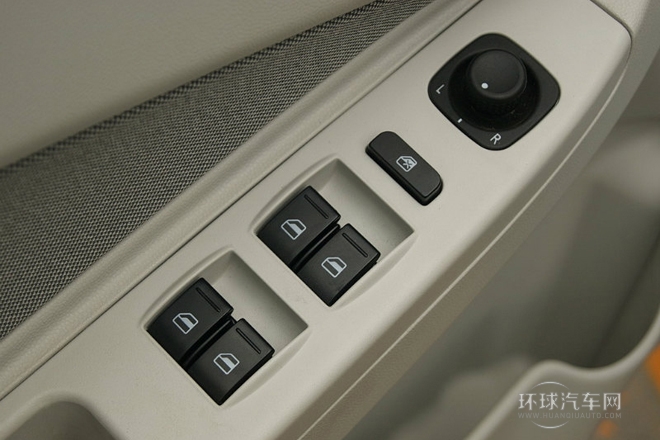 2014款 兩廂 1.5L 手動(dòng)舒適型