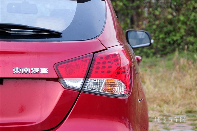 2013款 1.5L 手動(dòng)豪華版