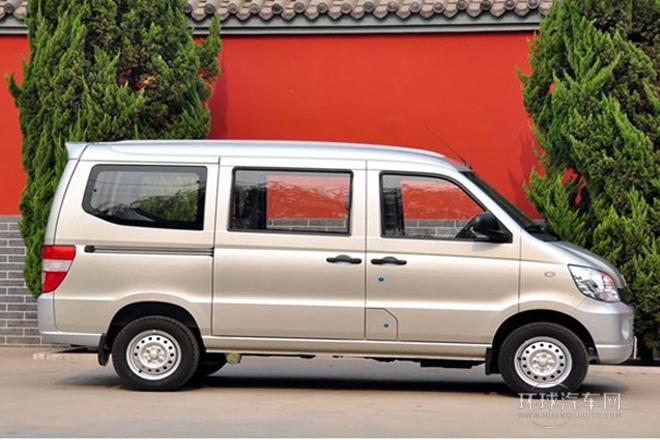 2010款 1.0L新版實(shí)用型短車身