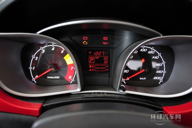 2012款 三廂 1.5L 自動(dòng)舒適型