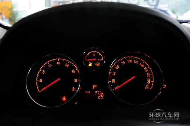 2013款 2.4L 兩驅(qū)豪華版