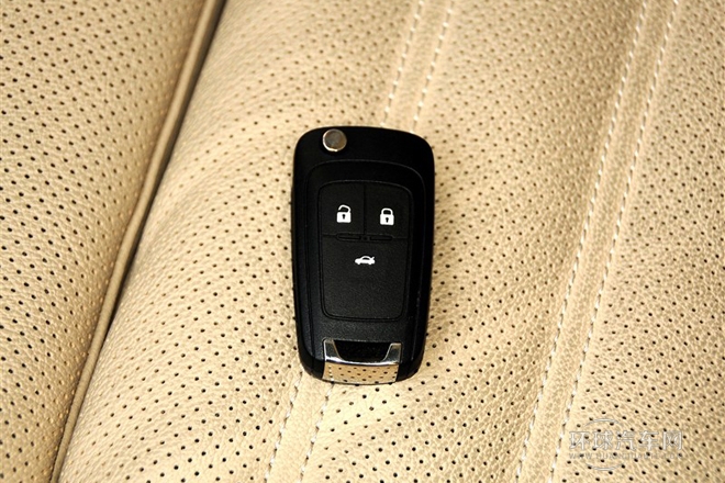 2013款 2.0T 兩驅(qū)豪華型