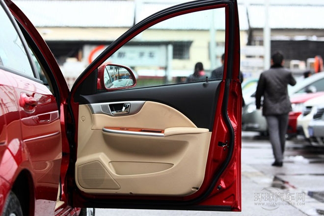 2013款 1.5L 自動 尊享型