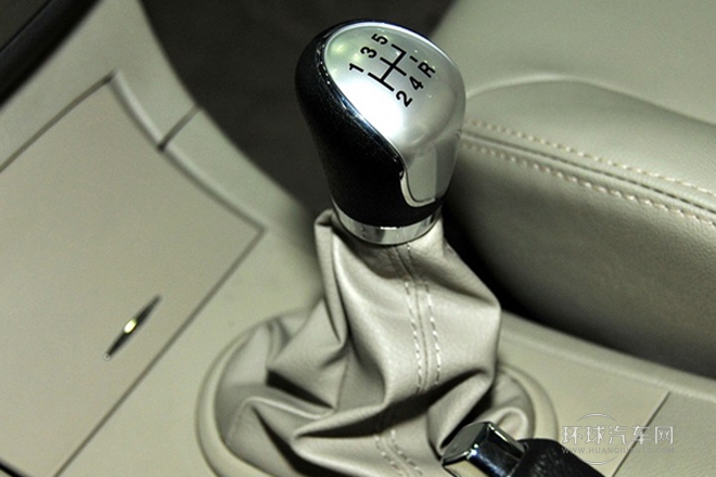 2012款 1.5L 手動(dòng)豪華型