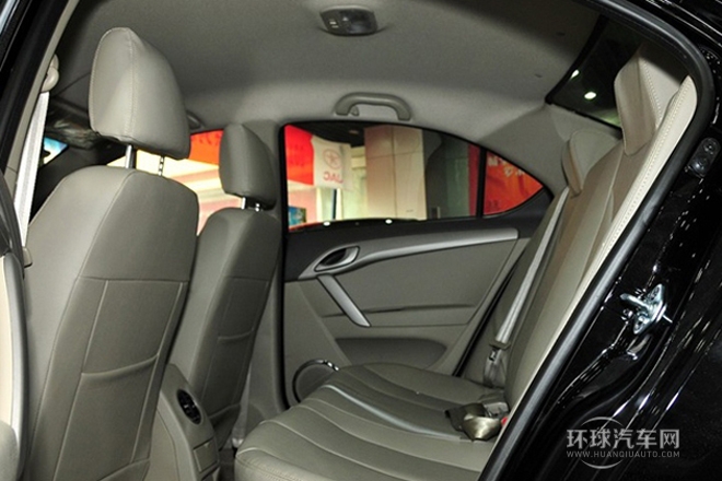 2012款 1.5L 手動(dòng)豪華型