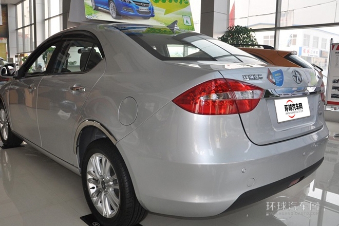 2012款 1.5L 手動商務(wù)豪華型