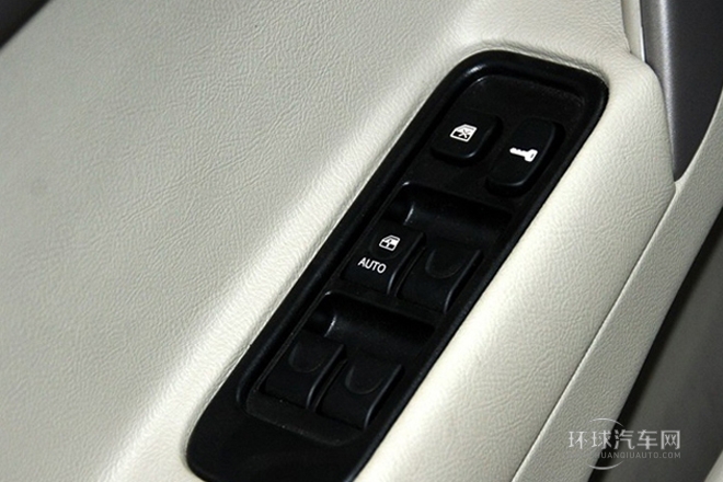 2012款 1.5L 手動(dòng)舒適型