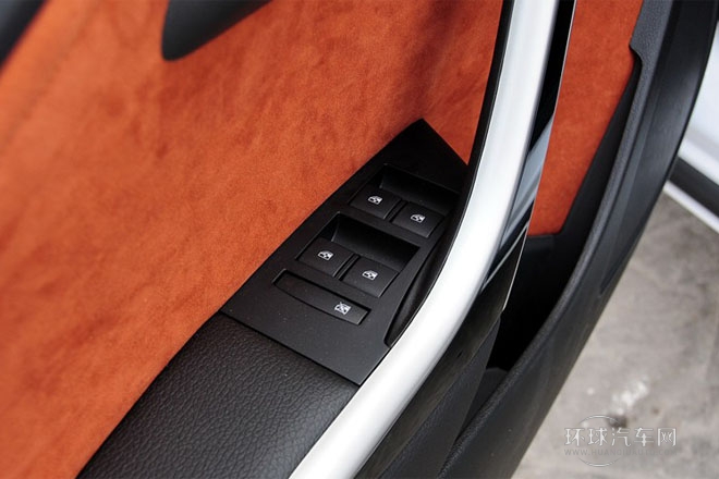 2014款 1.6L 自動 時(shí)尚運(yùn)動型