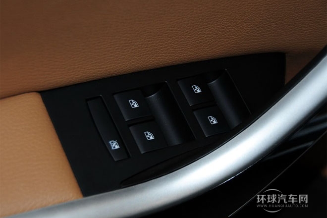 2013款 1.8L 自動(dòng) 時(shí)尚型