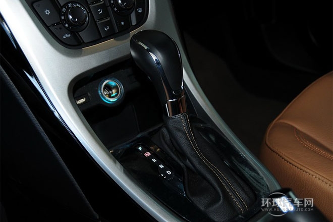2013款 1.8L 自動(dòng) 時(shí)尚型