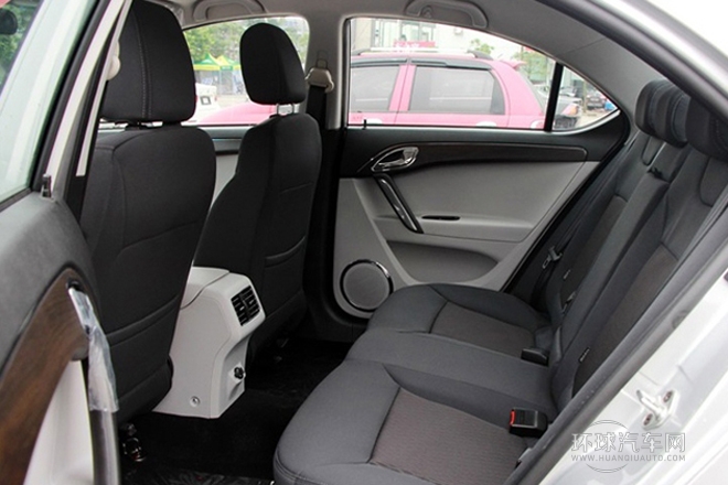 2014款 1.5L 手動(dòng)豪華型