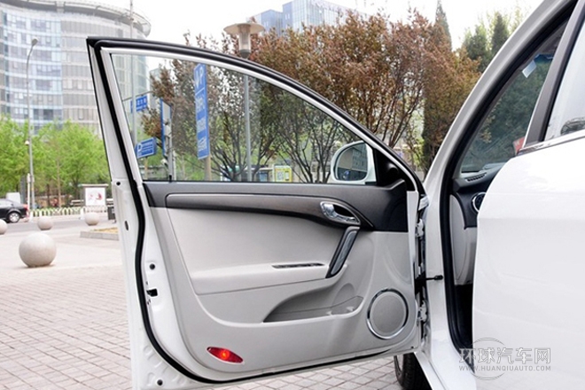 2014款 1.5L 手動尊貴型