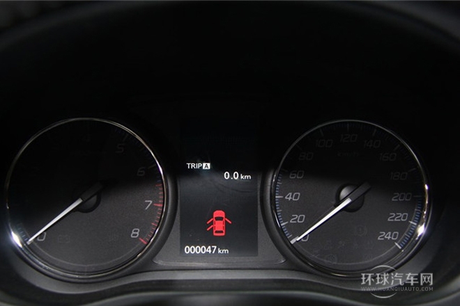 2013款 2.0L 兩驅(qū)運動導(dǎo)航版 5座