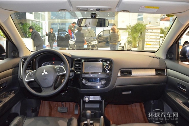 2013款 2.4L 四驅(qū)豪華導(dǎo)航版 7座