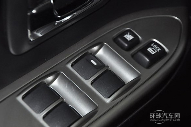 2012款 3.8L 尊貴版