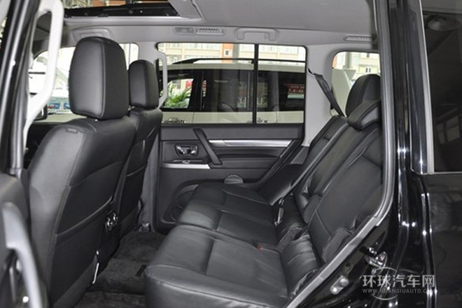 2012款 3.8L 尊貴版