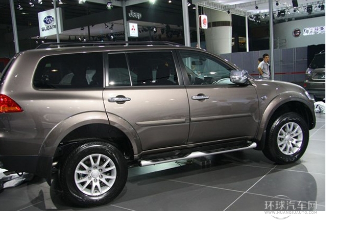 2011款 3.0L 豪華導(dǎo)航版