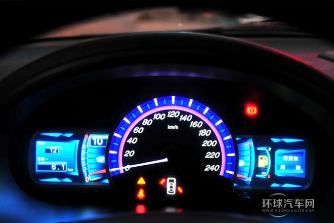 2013款 白金版 2.0L 手動(dòng)尊享型