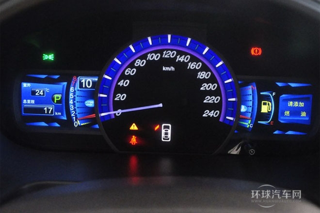2013款 白金版 2.4L 自動(dòng)尊享型