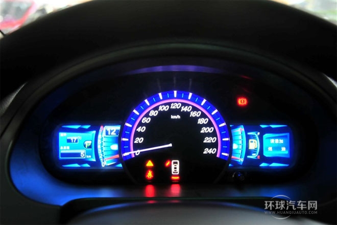 2013款 白金版 2.4L 自動(dòng)尊榮型