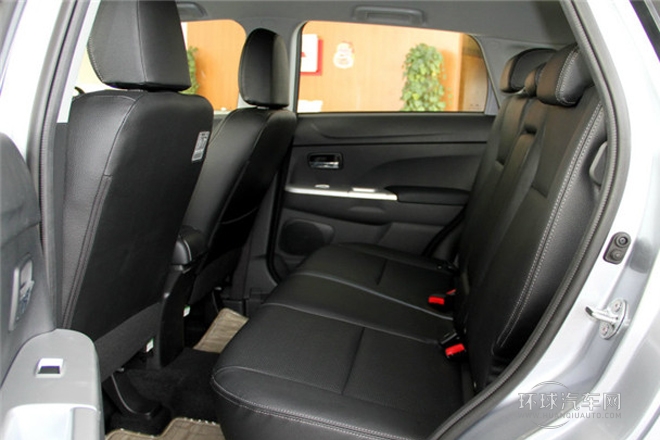 2013款 2.0L 自動兩驅(qū)豪華版