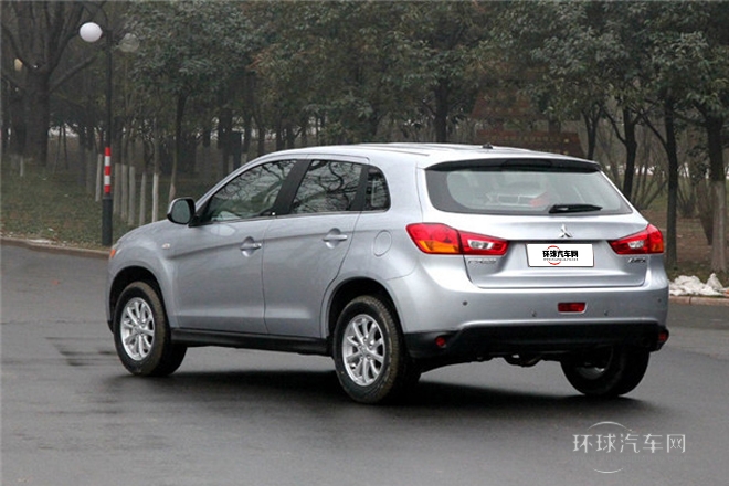2013款 2.0L 自動(dòng)兩驅(qū)豪華版