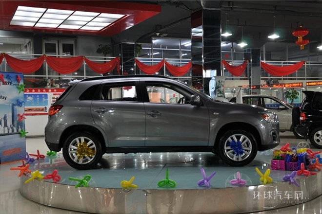 2013款 2.0L 自動四驅(qū)尊貴版
