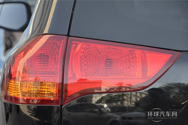 2014款 3.0L 自動(dòng)四驅(qū)行政版