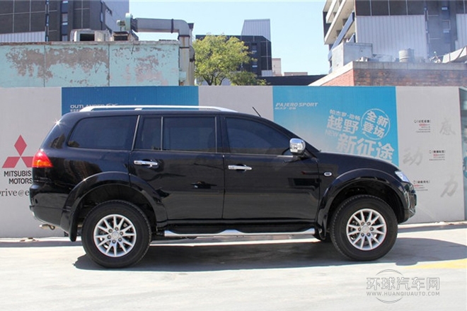 2014款 3.0L 自動(dòng)四驅(qū)行政版