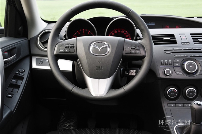 2011款 三廂 2.0L 手動(dòng)運(yùn)動(dòng)型