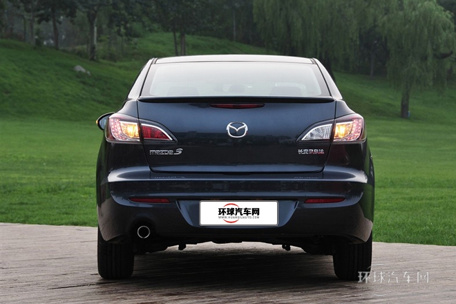 2011款 三廂 2.0L 手動(dòng)運(yùn)動(dòng)型