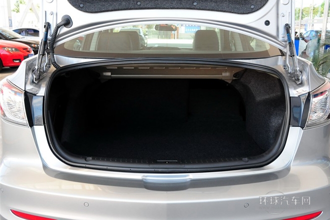 2011款 三廂 2.0L 自動(dòng)豪華型
