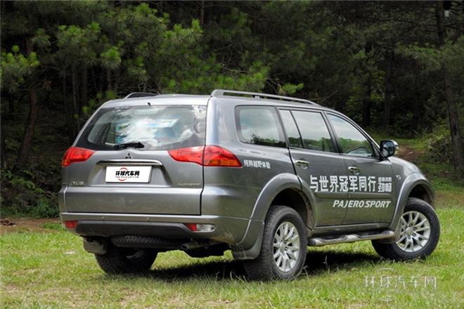 2013款 2.4L 手動兩驅(qū)舒適版