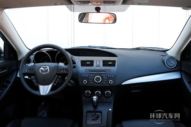 2011款 三廂 2.0L 自動(dòng)豪華型