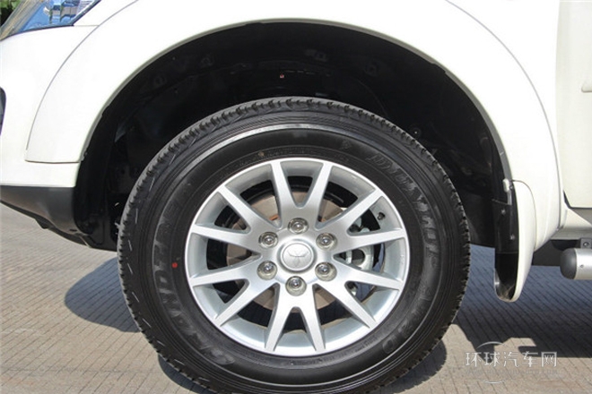 2013款 3.0L 自動(dòng)兩驅(qū)豪華版