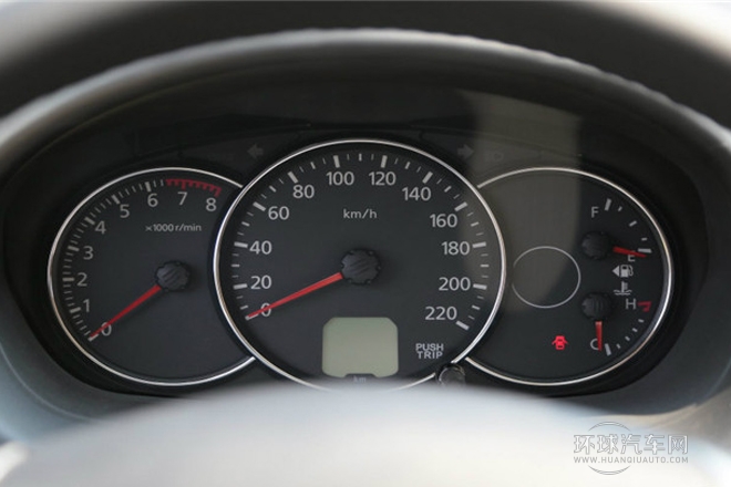 2013款 3.0L 自動兩驅(qū)豪華版
