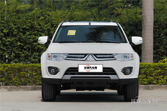 2013款 3.0L 自動兩驅(qū)豪華版