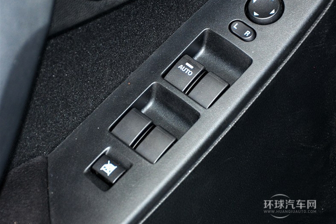 2012款 兩廂 1.6L 手動(dòng)舒適型