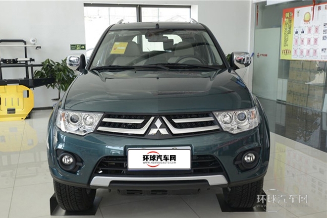 2013款 3.0L 自動四驅(qū)旗艦版