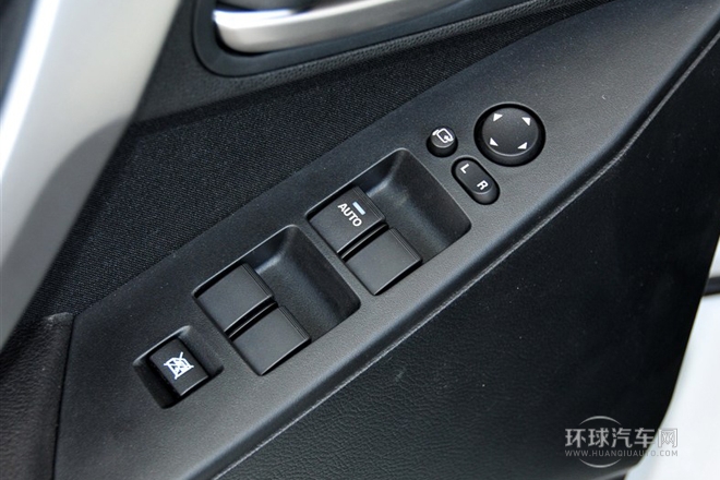 2012款 兩廂 2.0L 手動運(yùn)動型