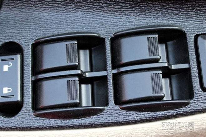 2014款 2.5T V1 兩驅(qū)標(biāo)準(zhǔn)型大雙排4B2-95C43