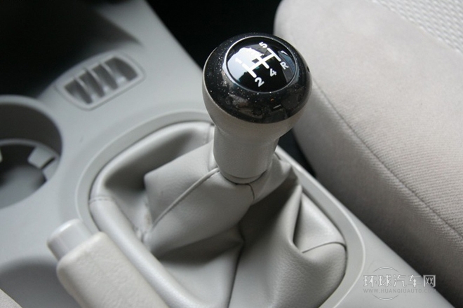 2013款 2.4L 四驅(qū)豪華版