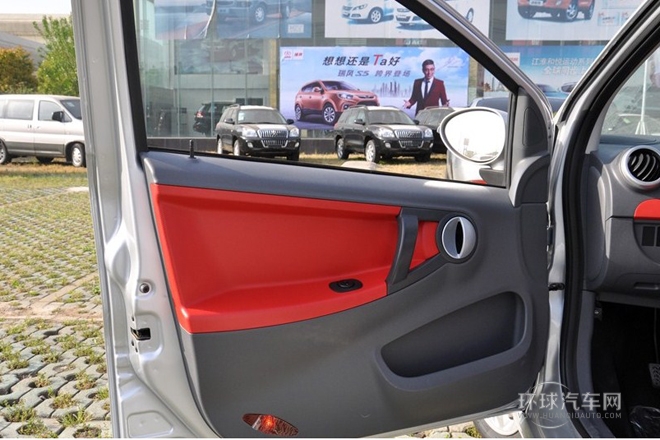 2013款 國際版 1.0L 導(dǎo)航型